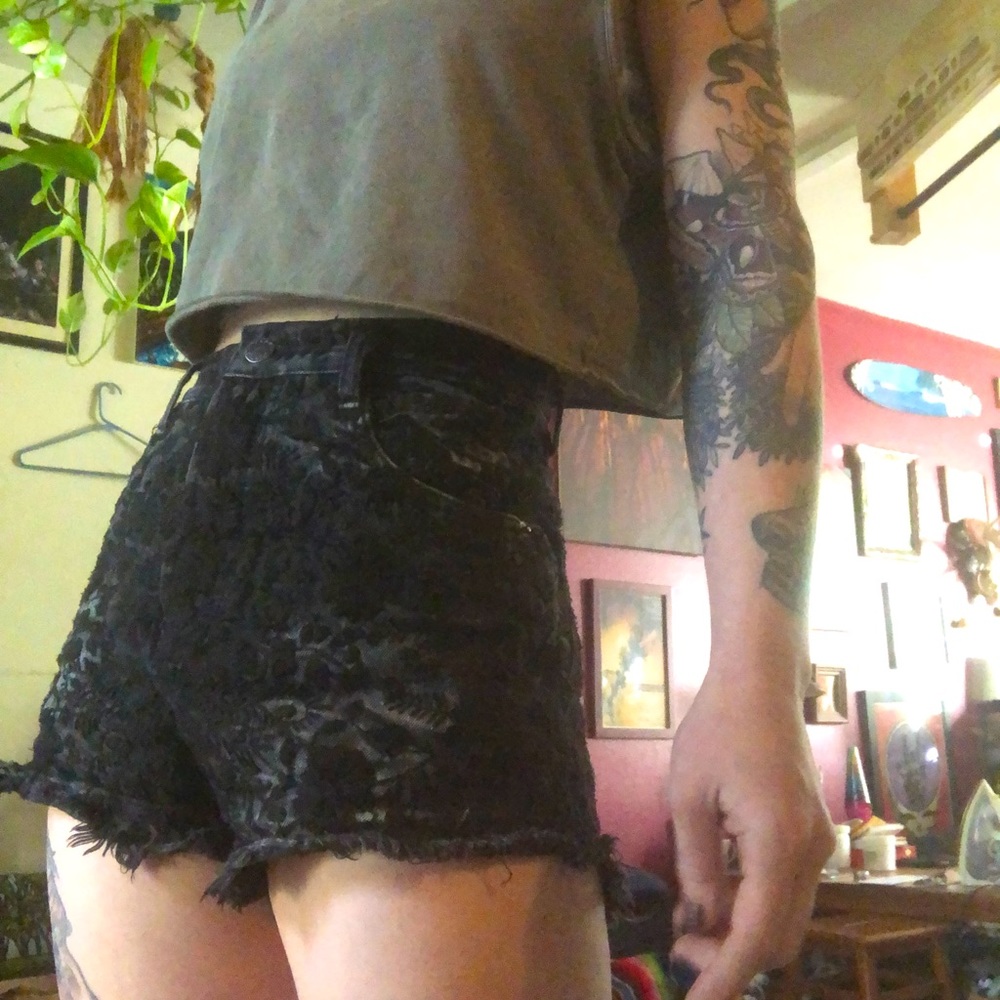 Free people size 25 black embroidered high waisted shorts